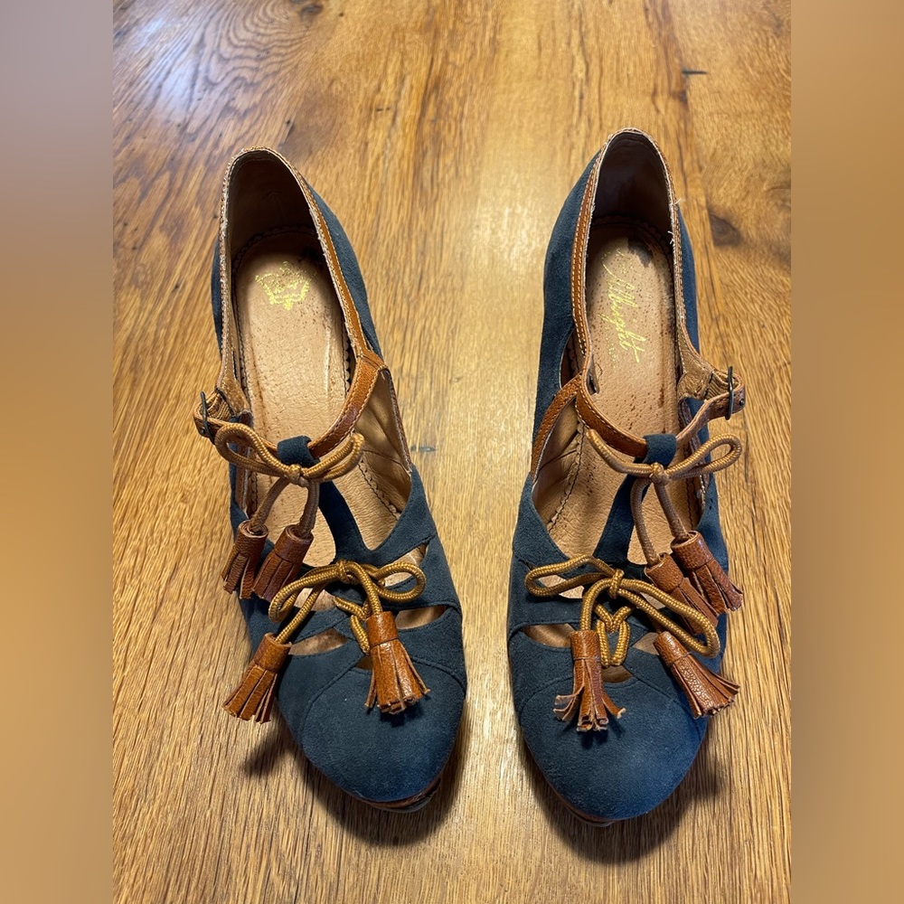 Boho chic! Size 10M Elevated Mary Jane’s by Miss Albright Philadelphia